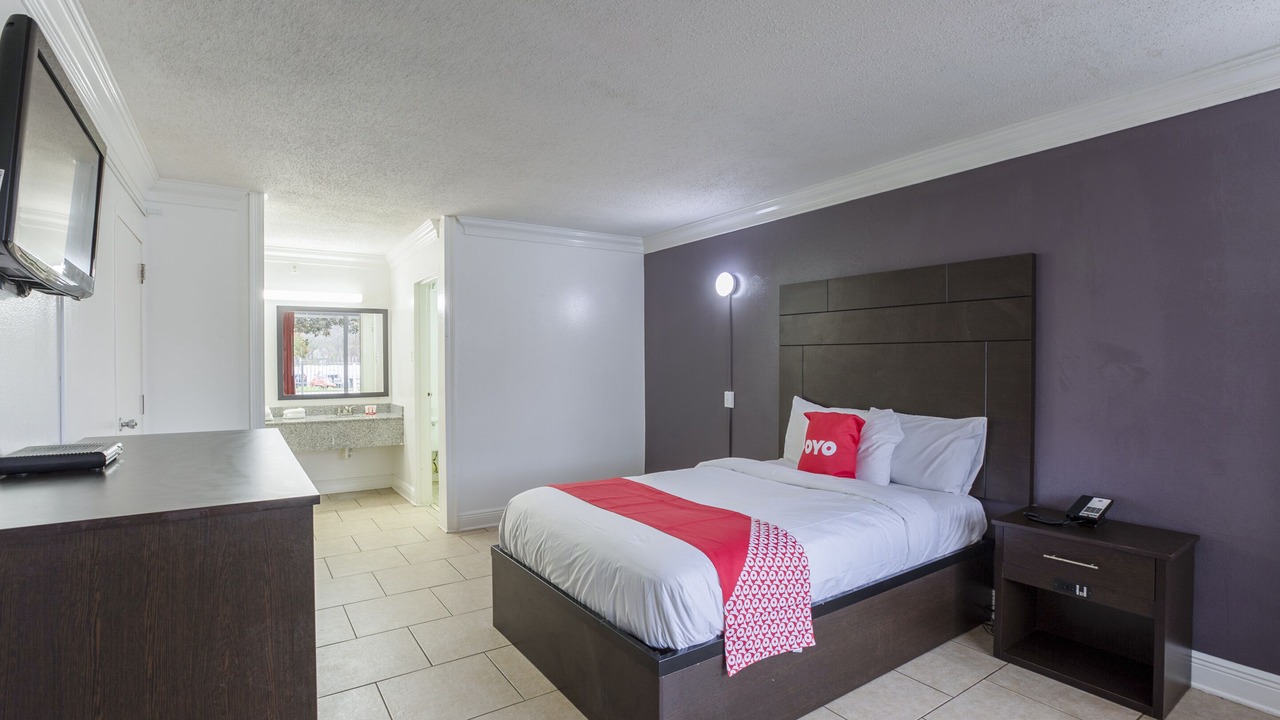 Photo of Bedroom in Broadmoor