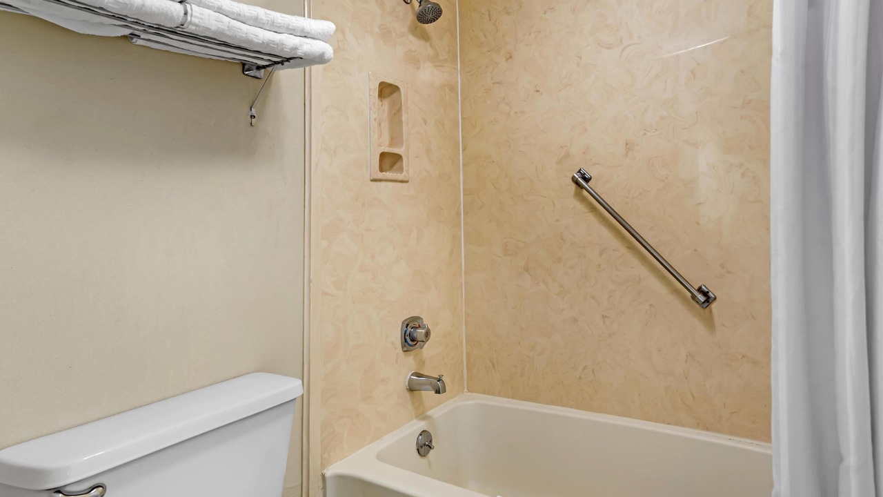 Photo of Bathroom in Pearl