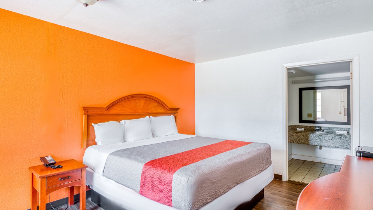 Photo of Bedroom in Broadmoor