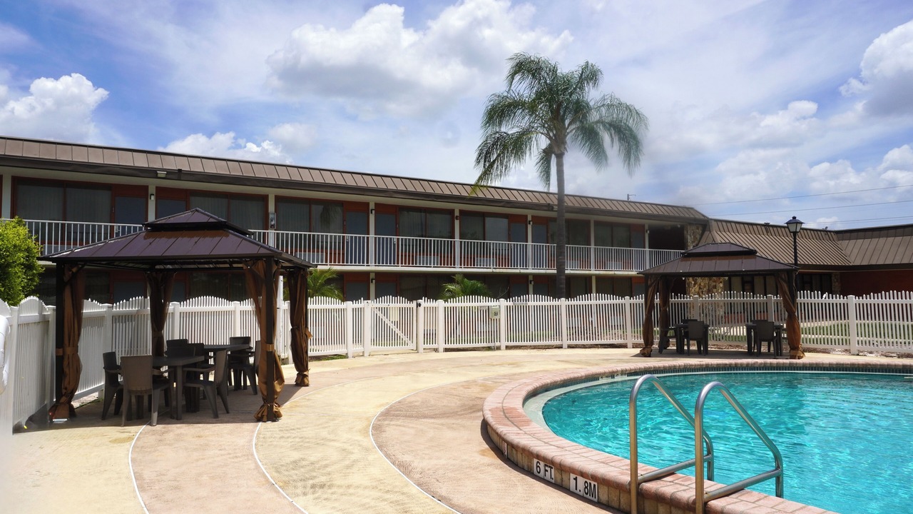 Photo of Outdoor in Sun 'N Lake