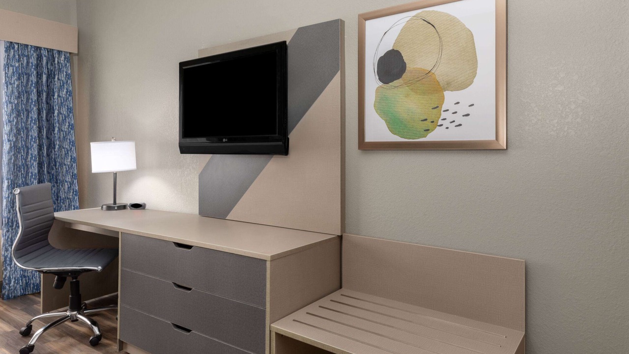 Photo of Bedroom in Sulphur