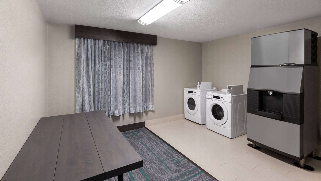 Photo of Bedroom in Sulphur