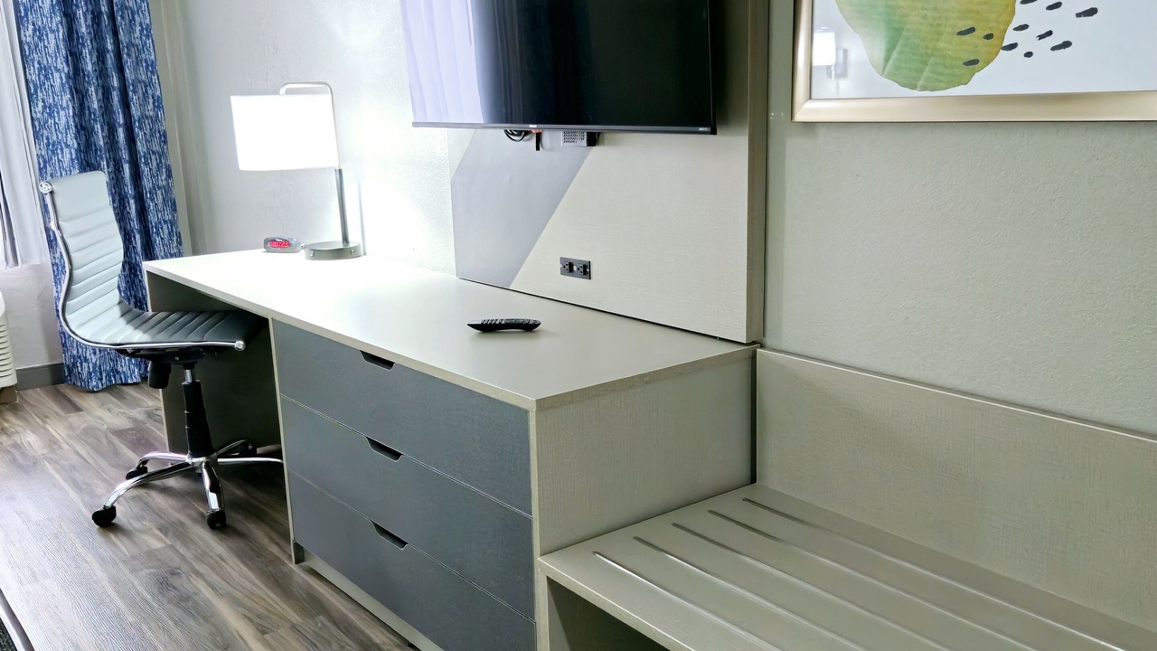 Photo of Bedroom in Sulphur