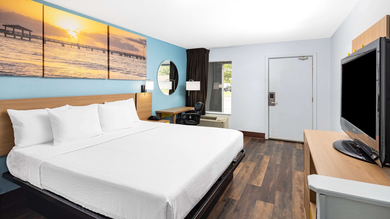 Photo of Bedroom in Northwest Pensacola