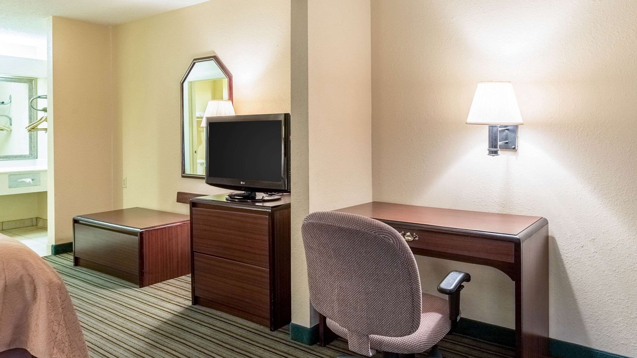 Photo of Bedroom in Alexandria