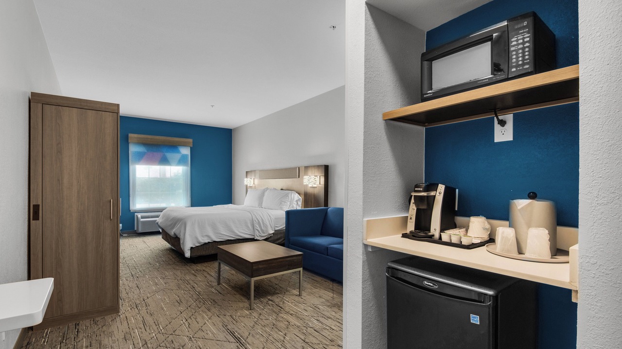 Photo of Bedroom in Crystal Beach