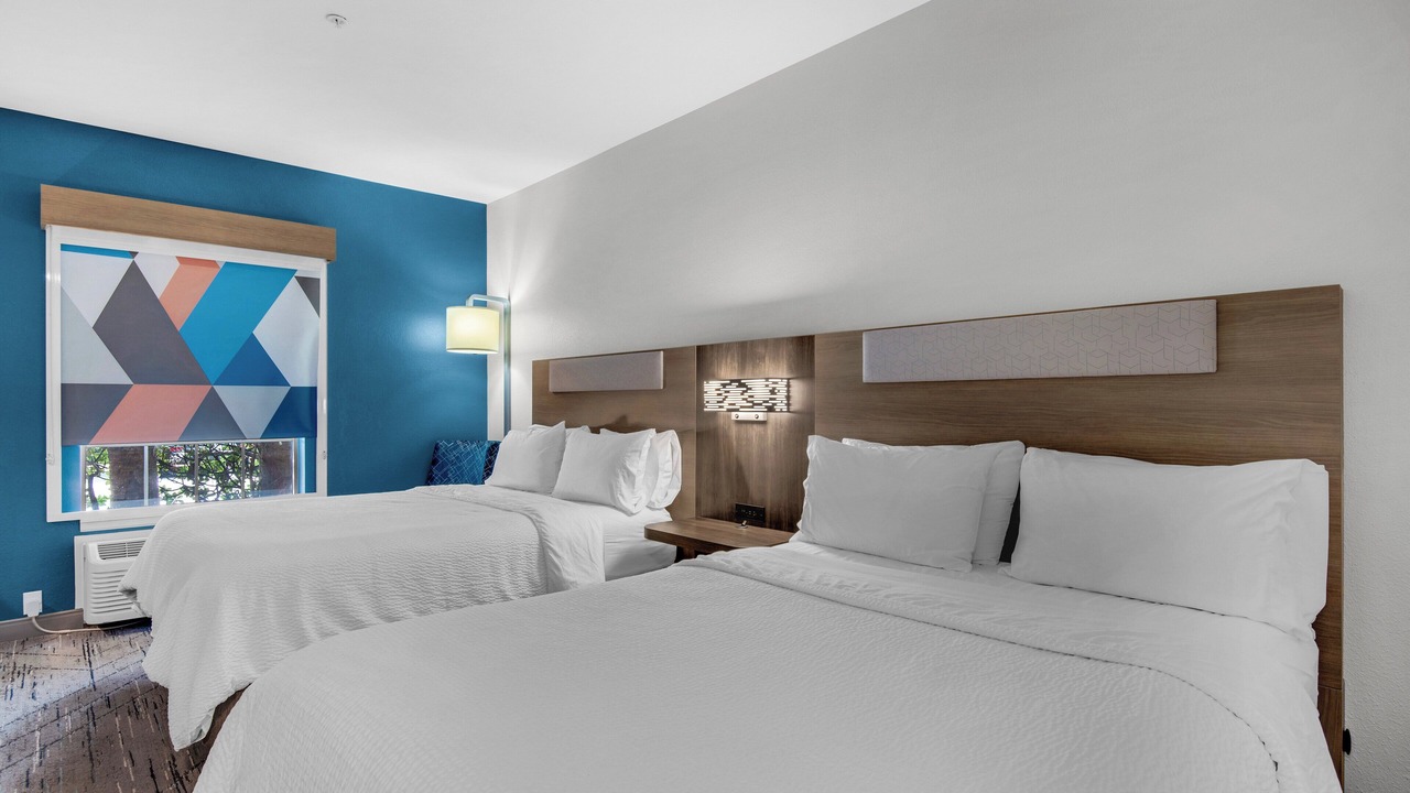 Photo of Bedroom in Crystal Beach