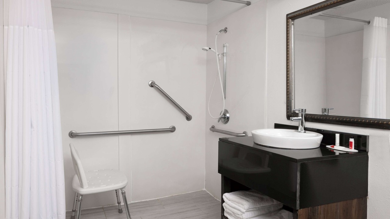 Photo of Bathroom in Northwest Pensacola