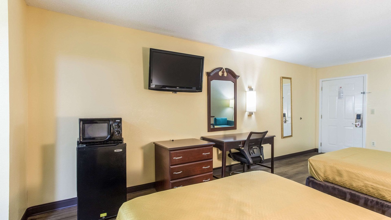 Photo of Bedroom in Clinton