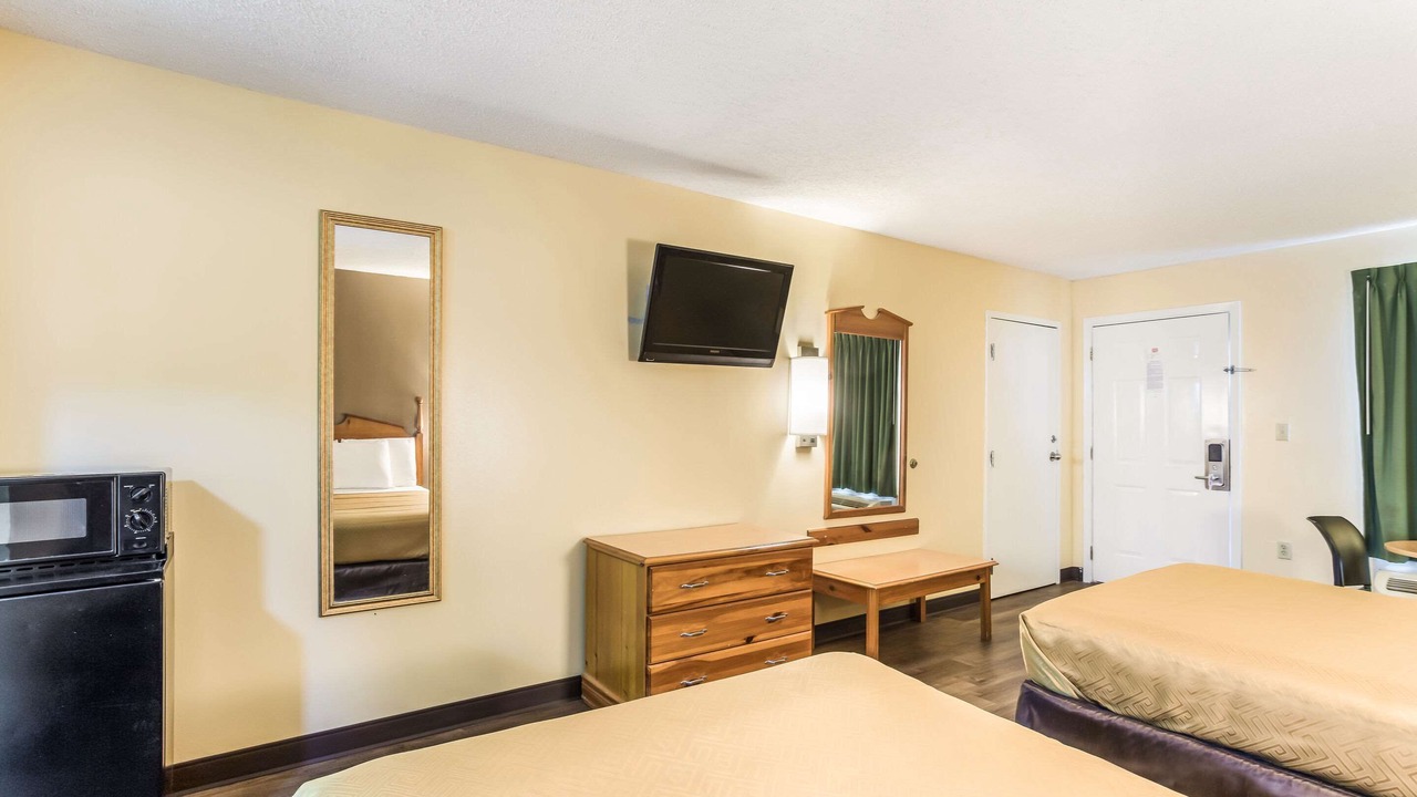 Photo of Bedroom in Clinton