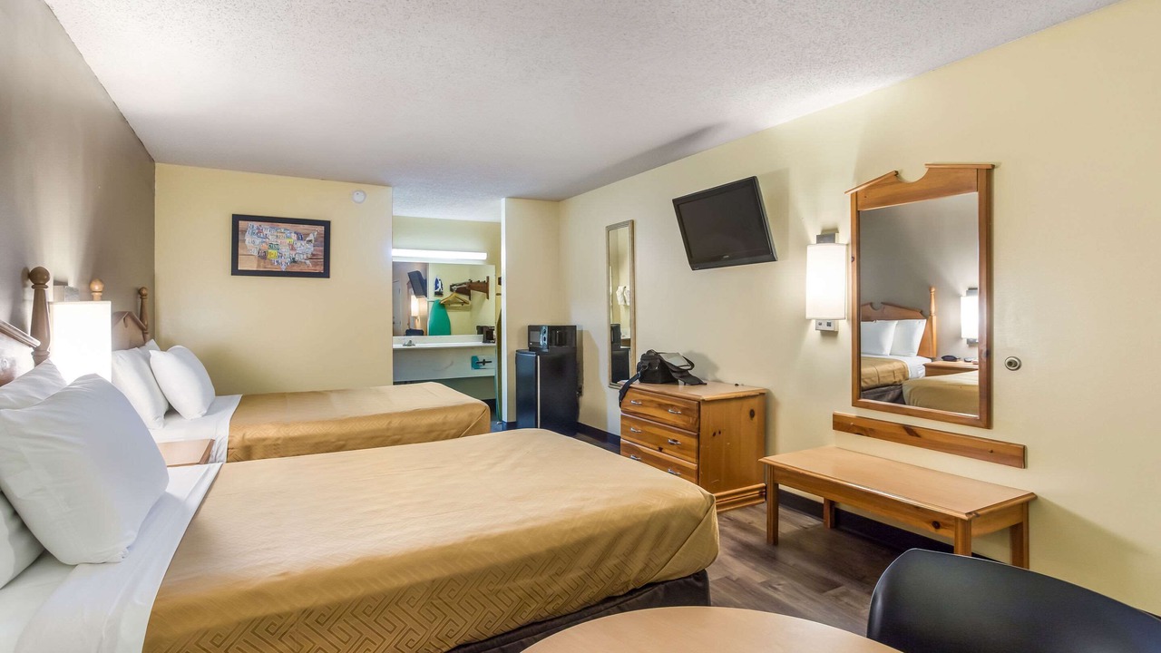 Photo of Bedroom in Clinton