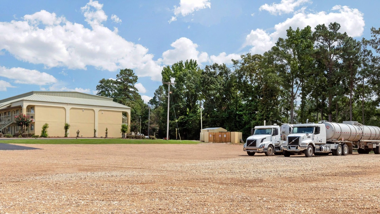 Photo of Others in McComb