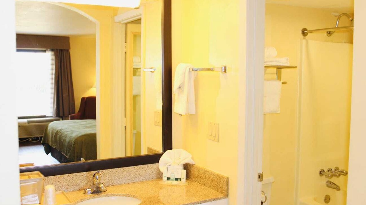 Photo of Bathroom in Indianola