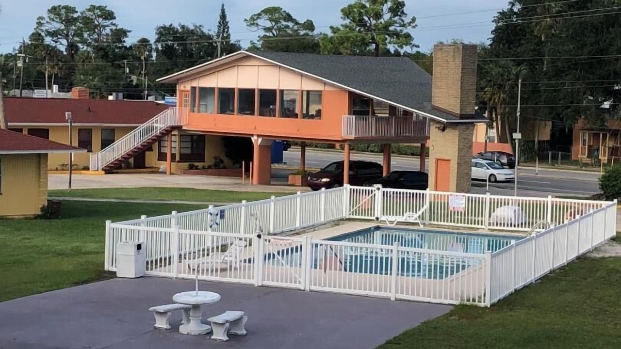Photo of Outdoor in Bethune Grant