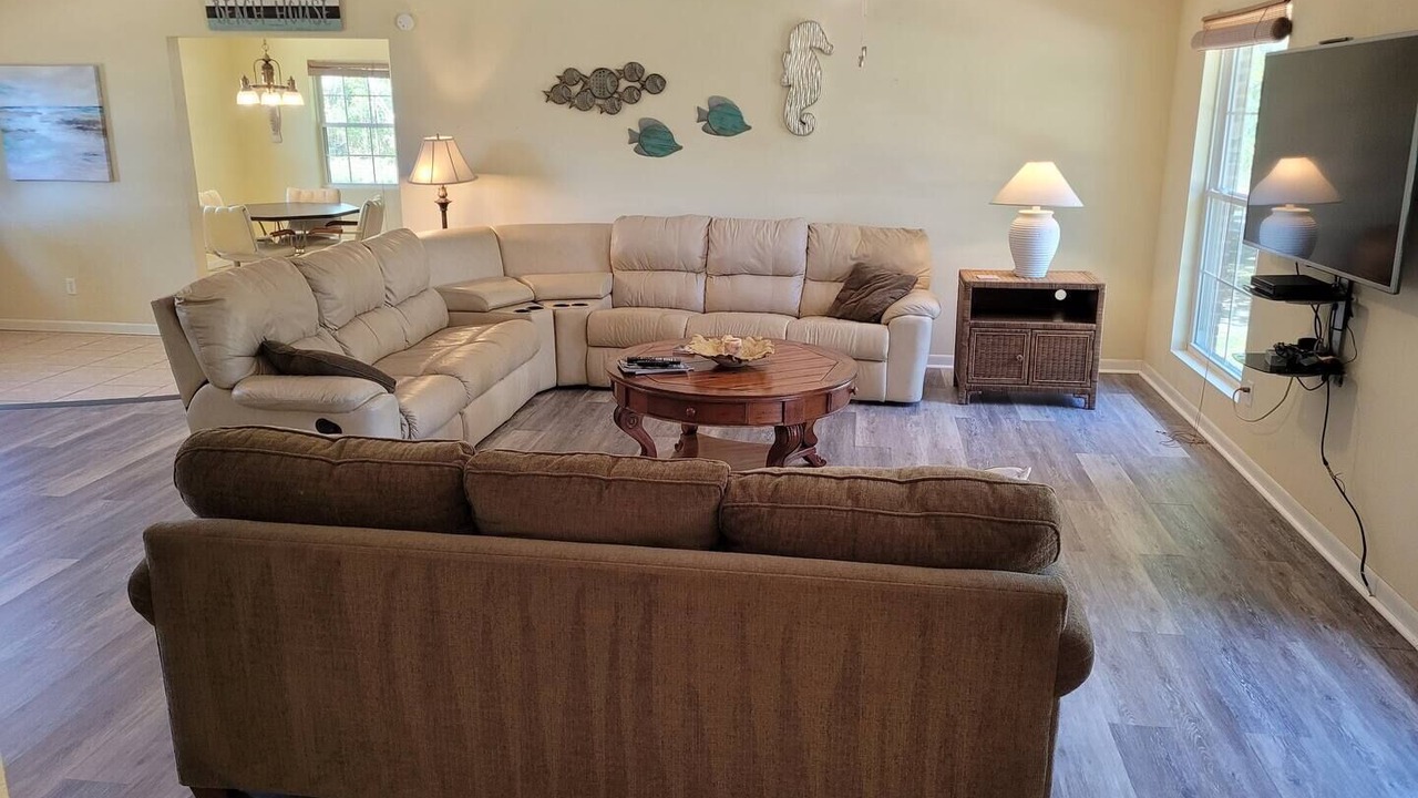 Photo of Livingroom in Lillian