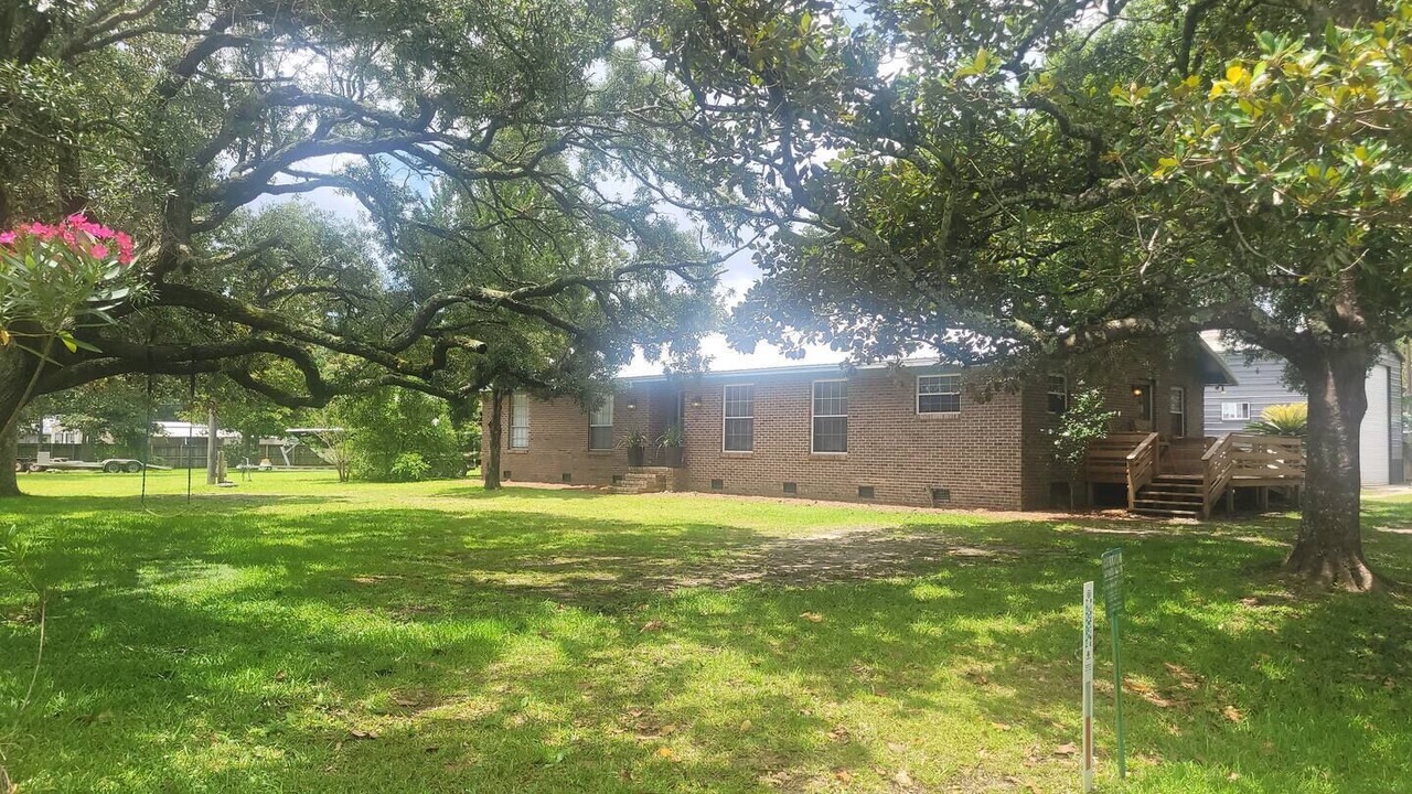 Photo of Outdoor in Lillian