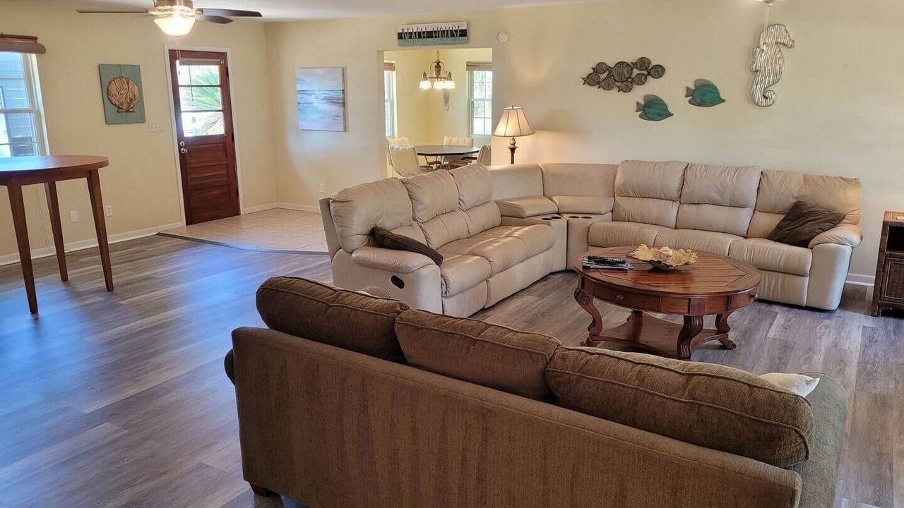 Photo of Livingroom in Lillian