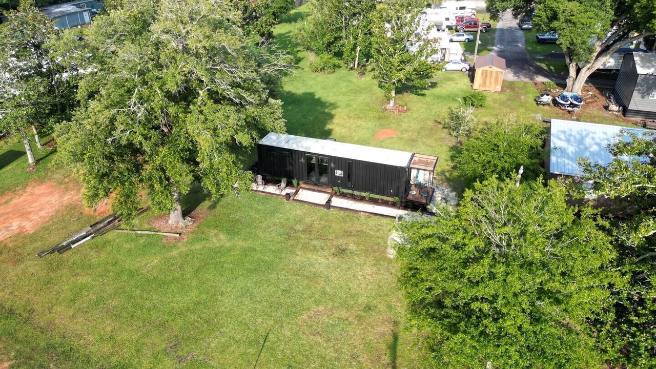 Photo of Outdoor in Lillian
