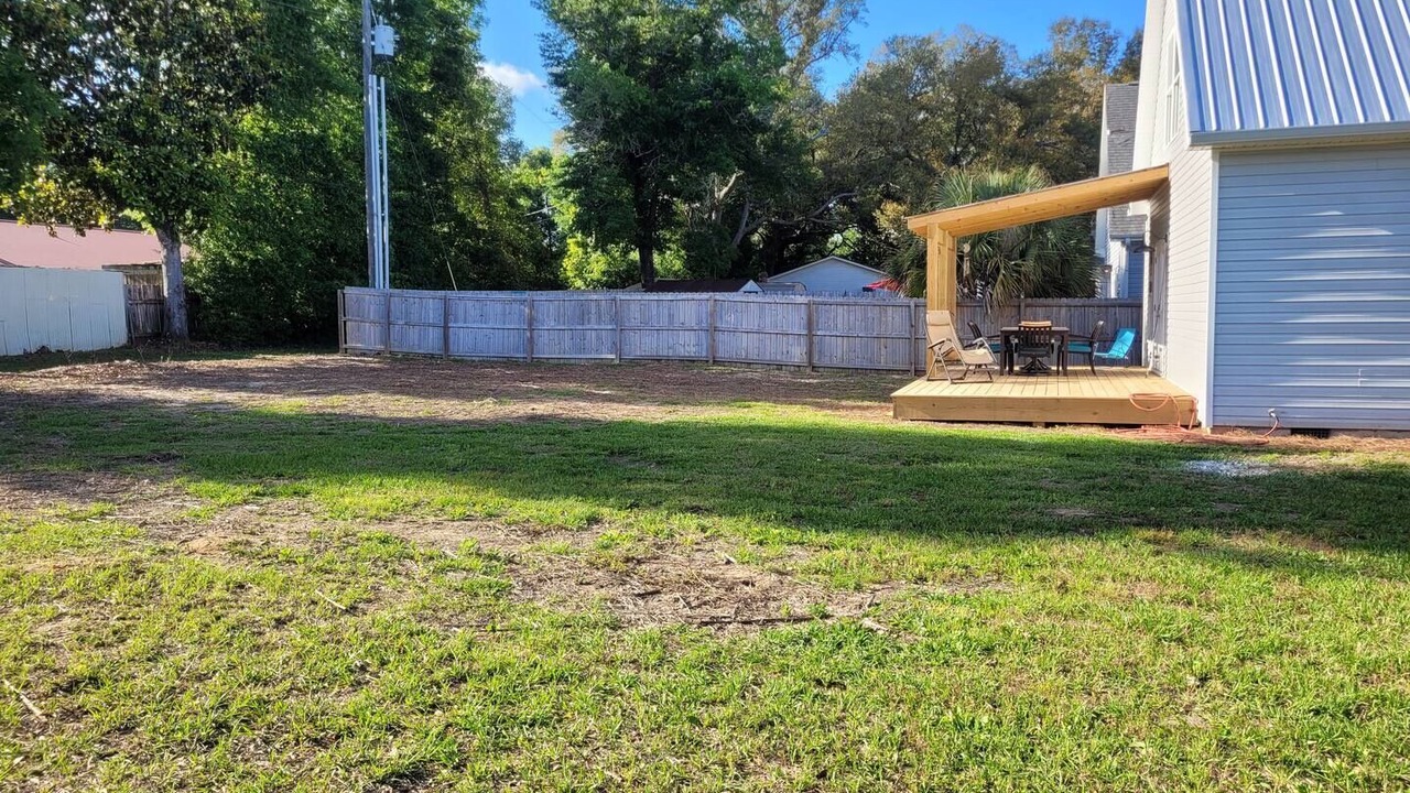 Photo of Outdoor in Lillian