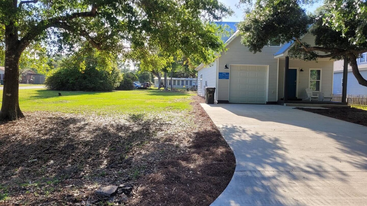 Photo of Outdoor in Lillian