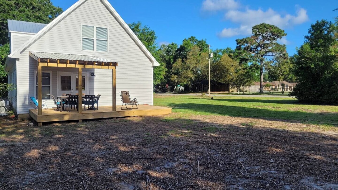 Photo of Outdoor in Lillian