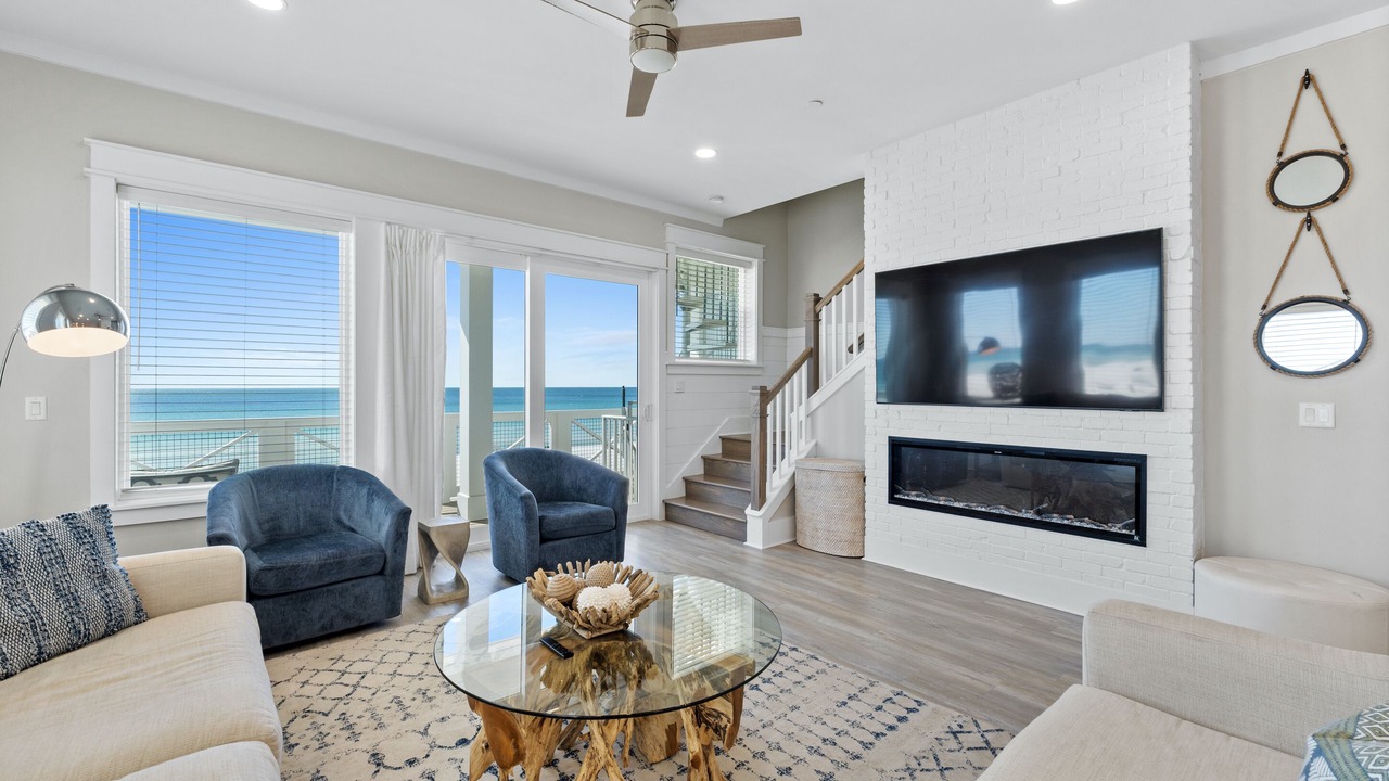 Photo of Livingroom in Crescent Beach