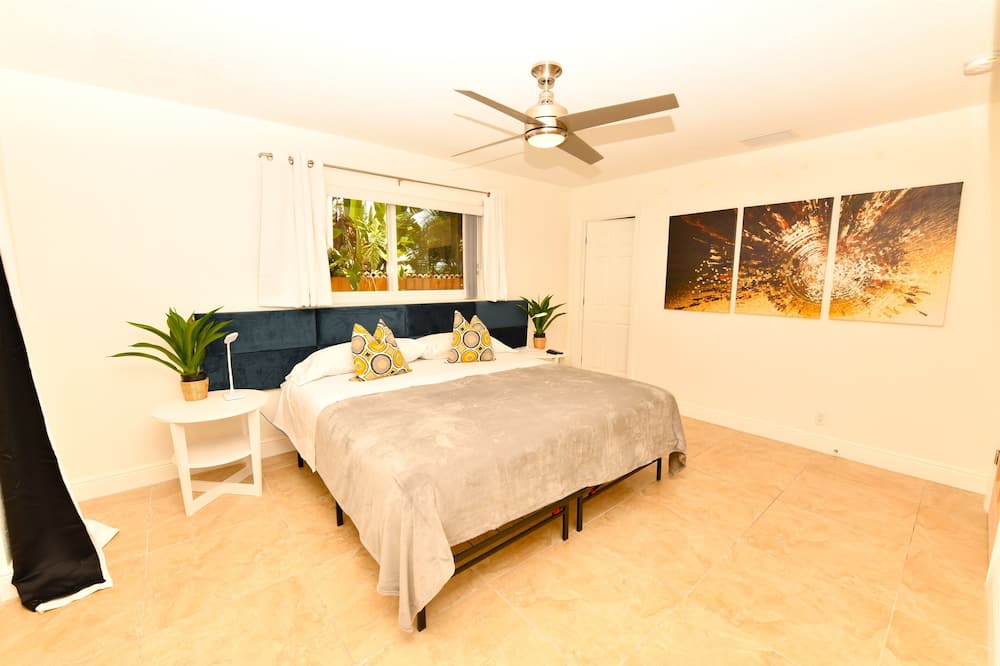 Photo of Bedroom in Imperial Point