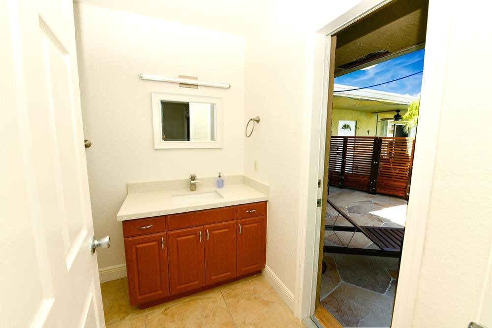 Photo of Bathroom in Imperial Point