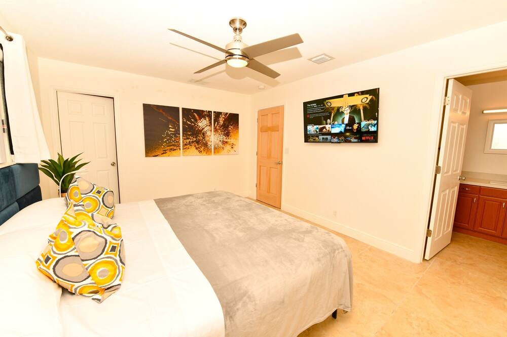 Photo of Bedroom in Imperial Point