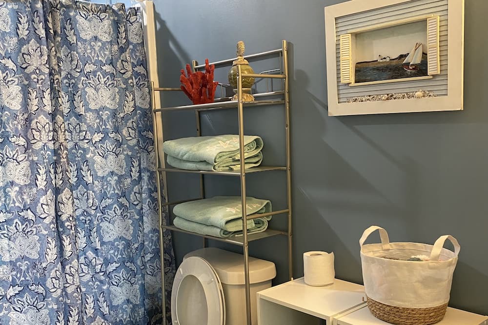 Photo of Bathroom in Shoreline Park