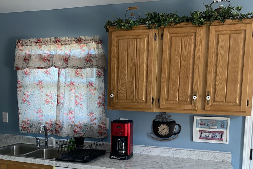Photo of Kitchen in Shoreline Park