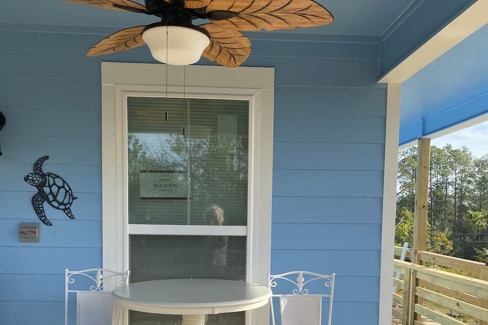 Photo of Patio Balcony in Shoreline Park