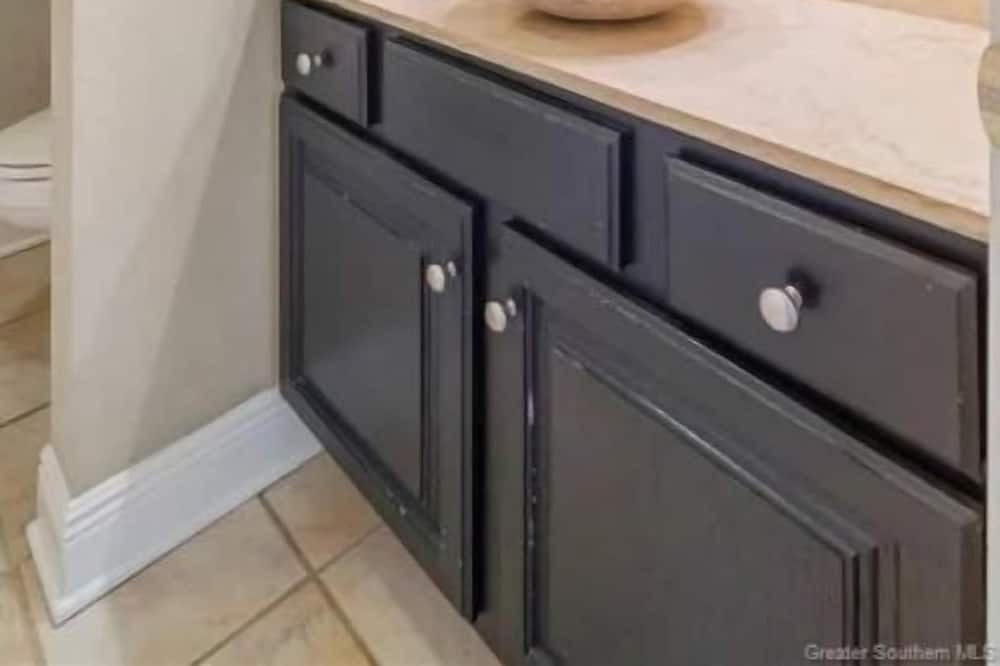 Photo of Bathroom in Madisonville