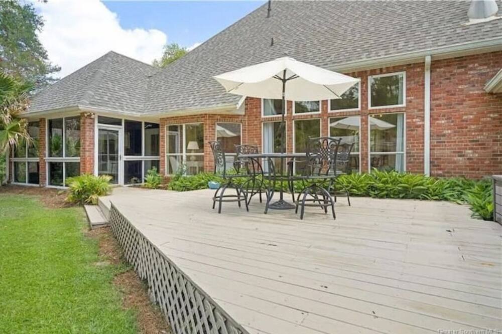 Photo of Outdoor in Madisonville