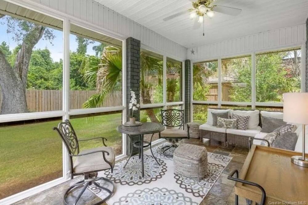 Photo of Outdoor in Madisonville