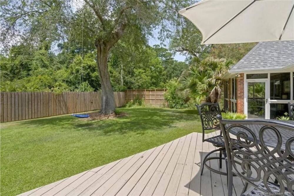 Photo of Outdoor in Madisonville