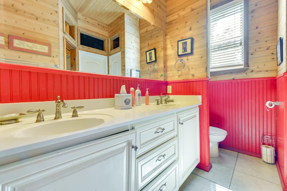 Photo of Bathroom in Slidell