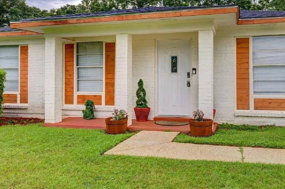 Photo of Outdoor in Theodore