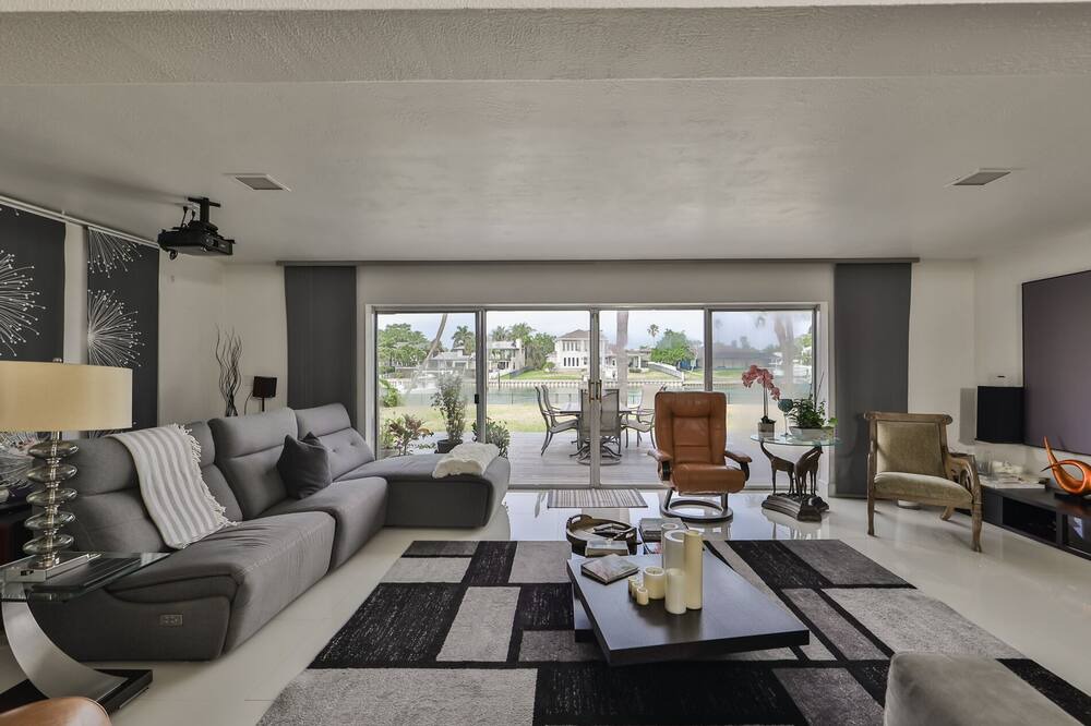 Photo of Livingroom in Tierra Verde