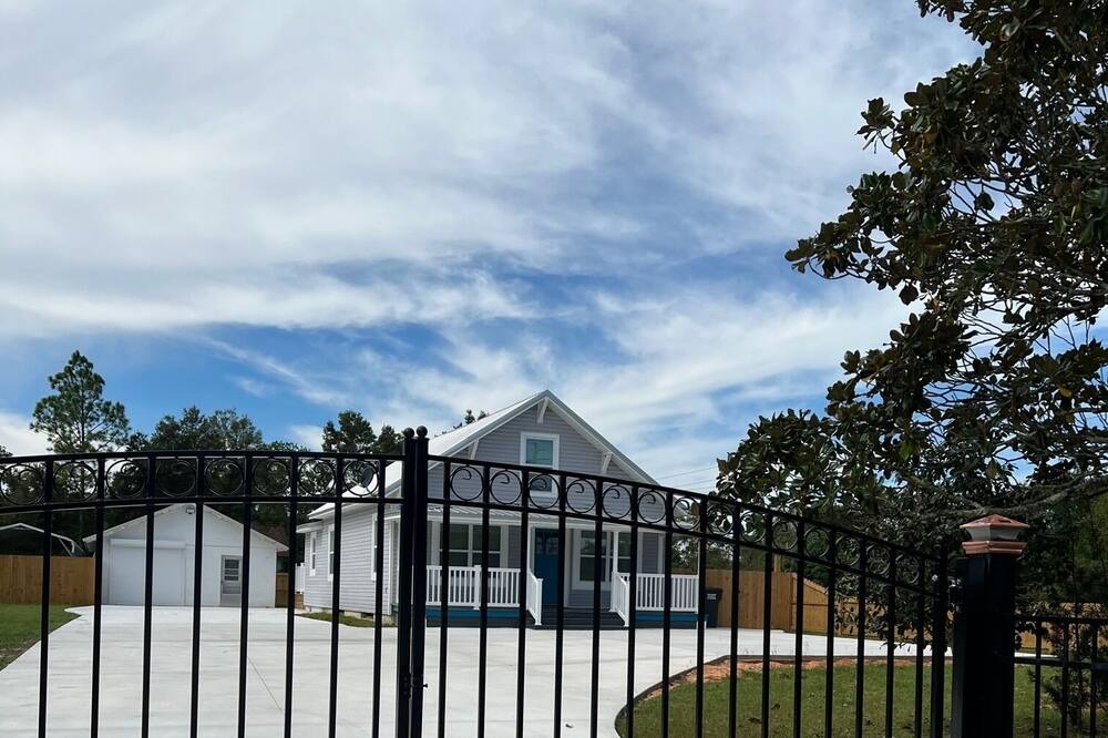 Photo of Outdoor in Lillian
