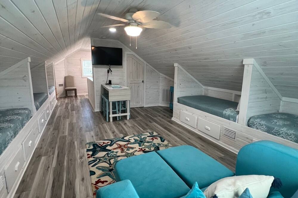 Photo of Livingroom in Lillian
