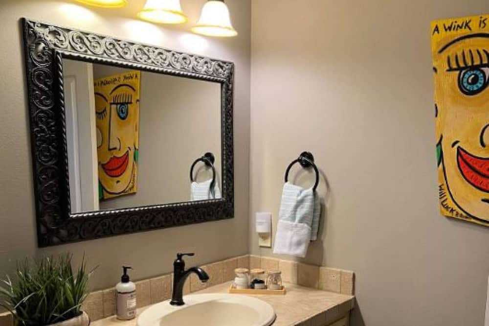 Photo of Bathroom in Harold