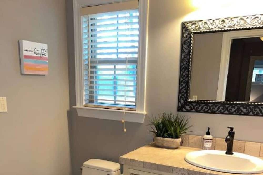 Photo of Bathroom in Harold