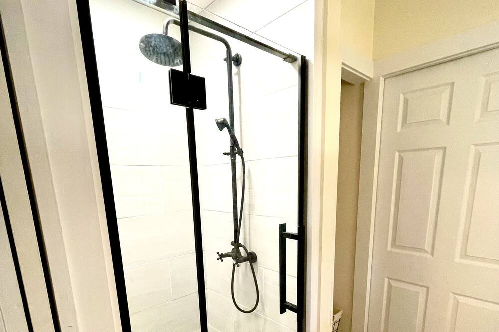 Photo of Bathroom in Crawfordville