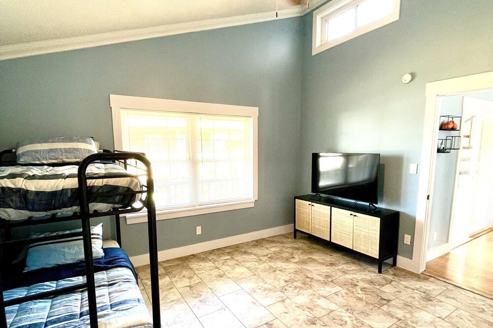 Photo of Bedroom in Crawfordville