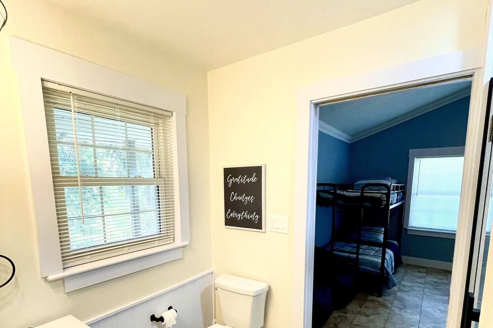 Photo of Bathroom in Crawfordville