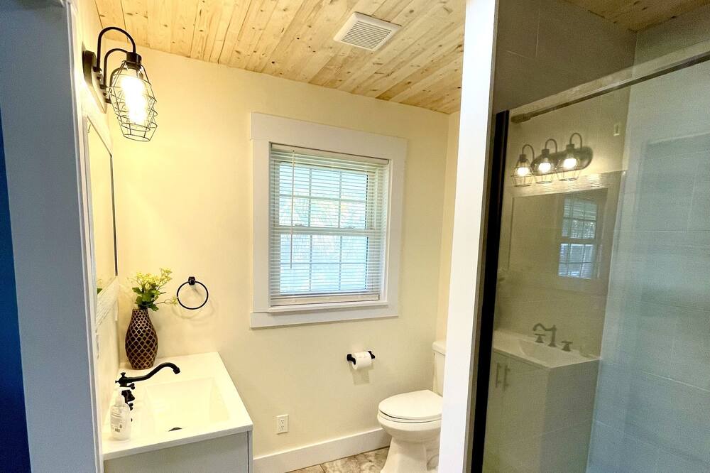 Photo of Bathroom in Crawfordville