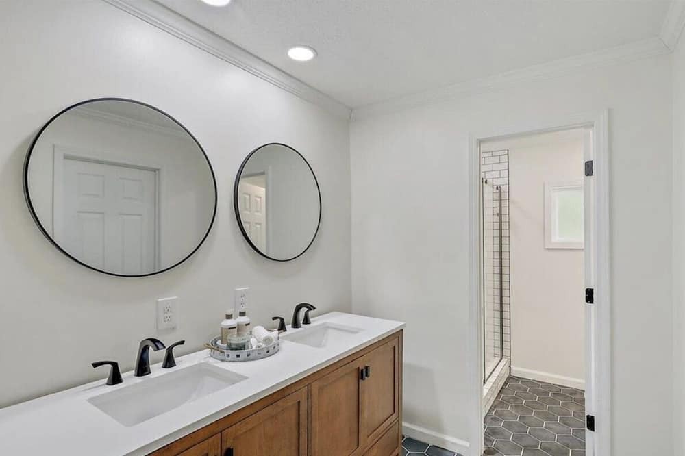 Photo of Bathroom in Magee