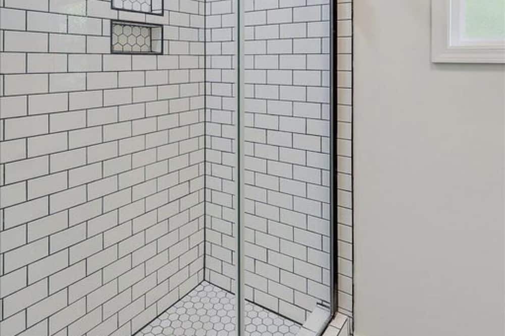 Photo of Bathroom in Magee