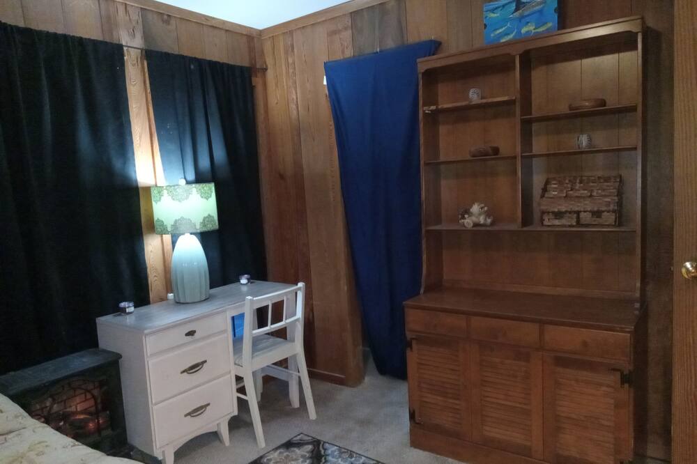 Photo of Bedroom in Eastpoint